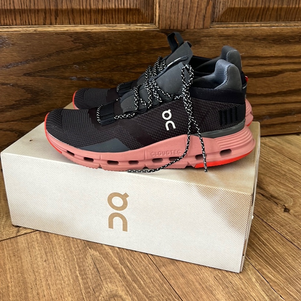 On cloud walking shoes sz8